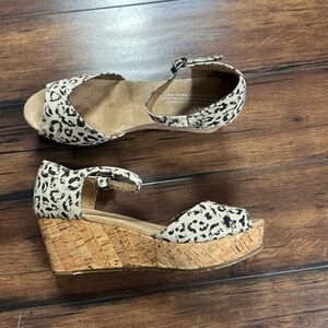 Toms Leopard Burlap Wedges